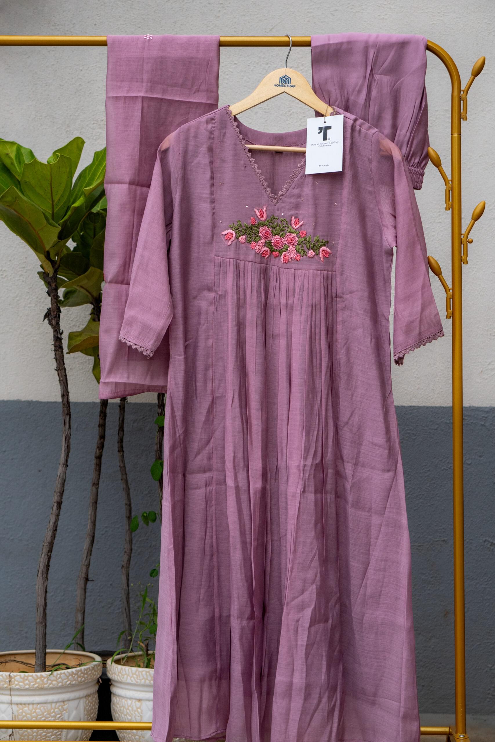 Mauve Floral Embroidered Kurti Set - Image 3